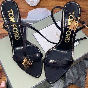 Only wore once for 30 minutes.